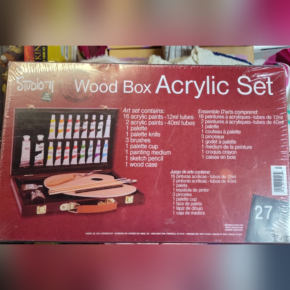 NWT! Studio Acrylic Set (27pcs)